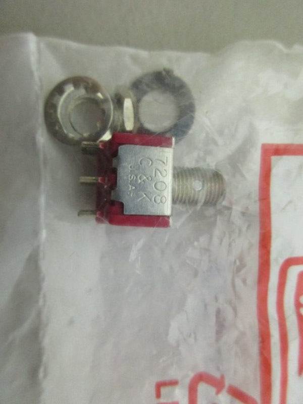 C&K 7208P3YZQE TOGGLE SWITCH NSMP
