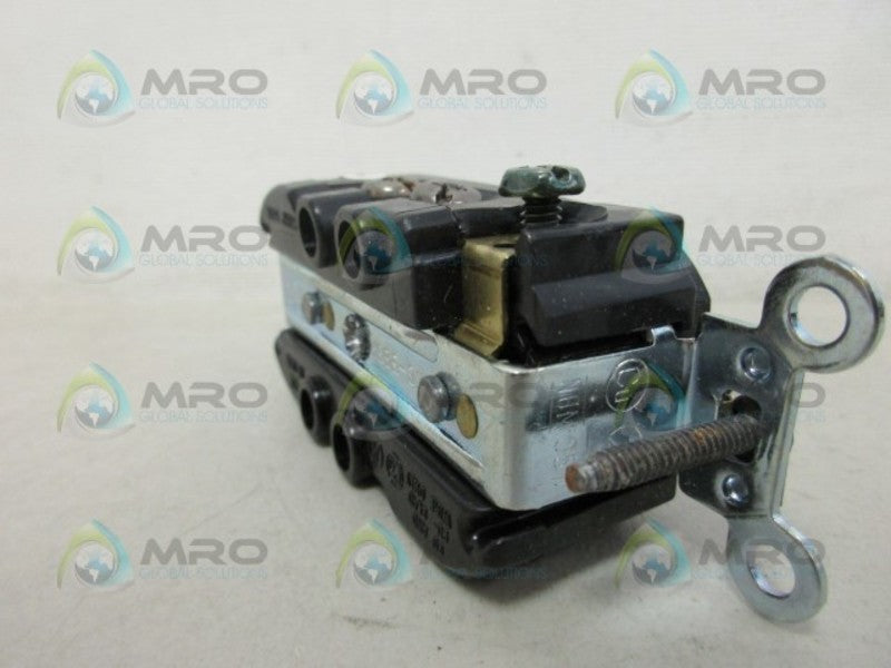 LEVITON KJE4 DUPLEX OUTLET NSNP