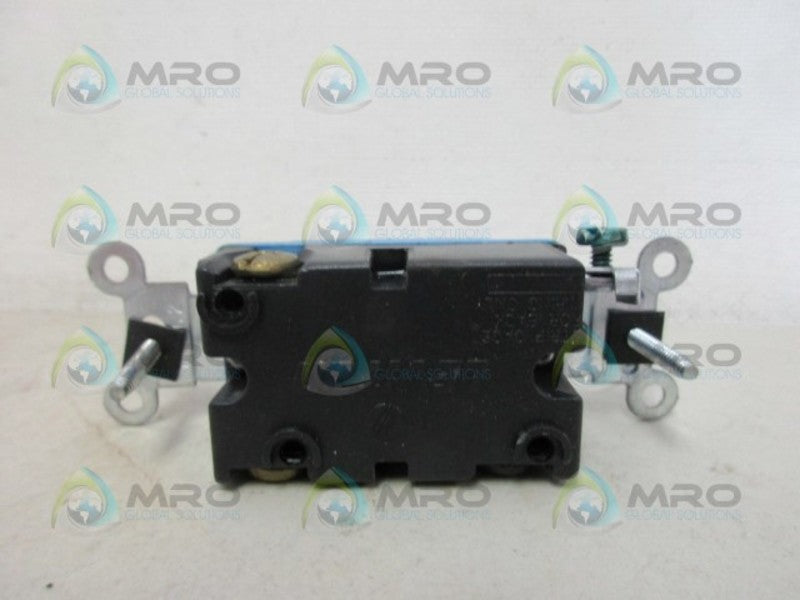 LEVITON 1203-2 3WAY TOGGLE SWITCH NSMP