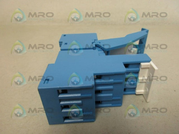 FINDER 9403 RELAY SOCKET NSNP