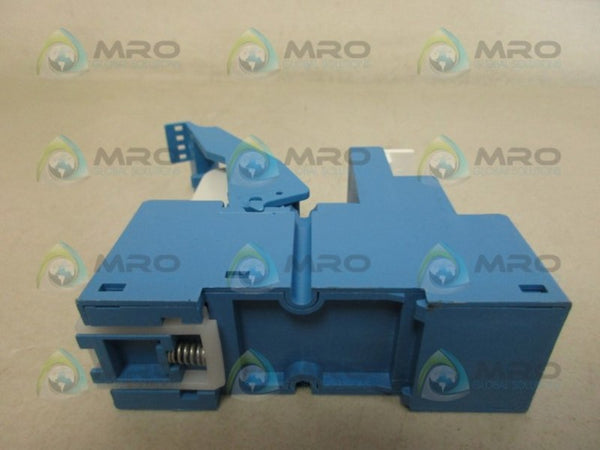 FINDER 9403 RELAY SOCKET NSNP