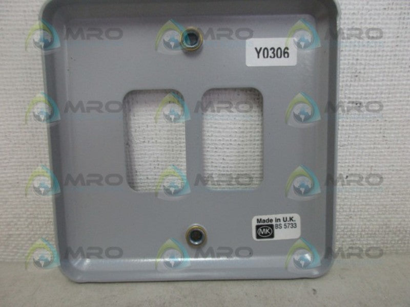 MK BS5733 WALLPLATE NSNP