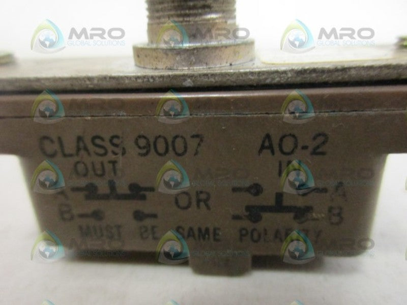 SQUARE D 9007-AP-323 LIMIT SWITCH UNMP