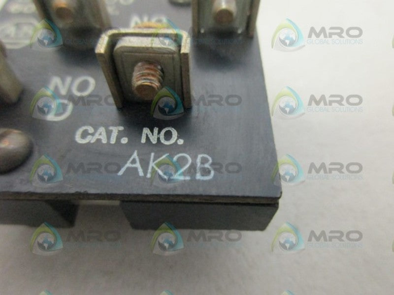 INDUSTRIAL SPARE PART 800T-AK2B CONTACT BLOCK UNMP