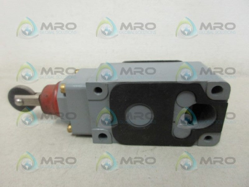 CUTLER HAMMER 10316H730IC LIMIT SWITCH UNMP