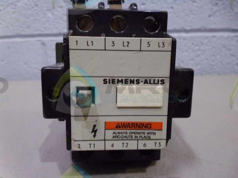 SIEMENS CXL10-3 CIRCUIT BREAKER UNMP