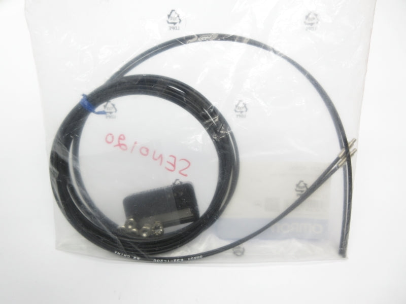 OMRON E32-TC200 2M NSMP