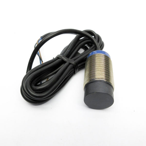 TELEMECANIQUE XS2M30PA370 12-48V NSNP