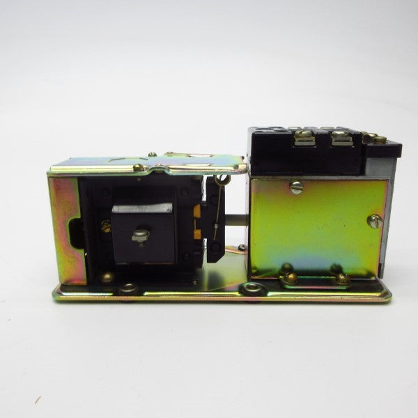ALLEN BRADLEY 849-ZOD322 SER. B 120V (BR/YL) NSMP