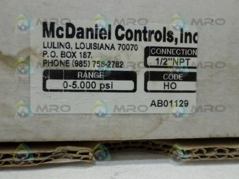 MCDANIEL CONTROLS AB01129 PRESSURE GAUGE 0-5000PSI  NSMP
