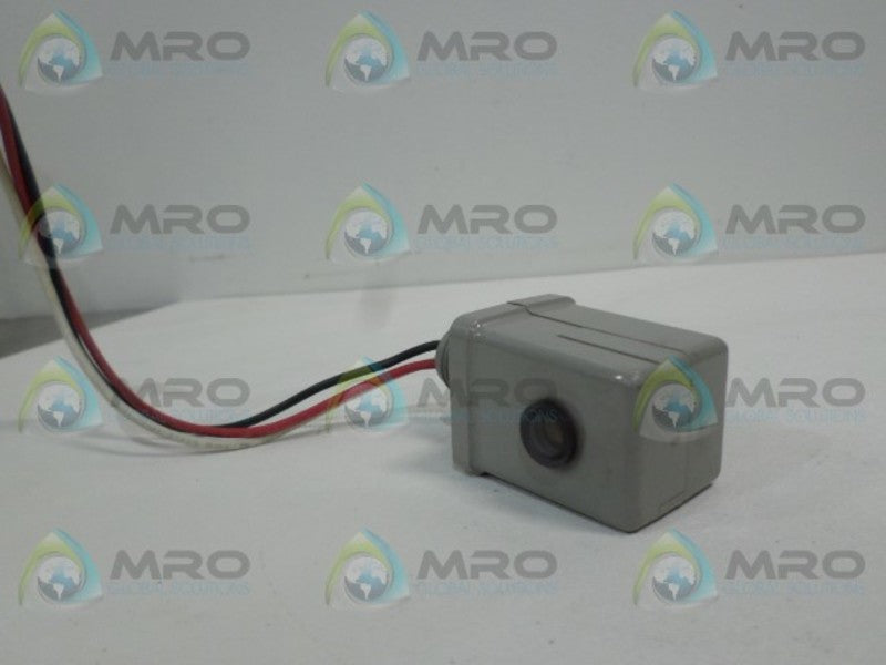 INTERMATIC K4135 STEM MOUNT PHOTOCONTROL  UNMP