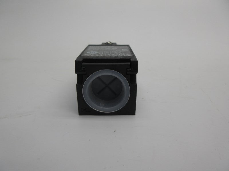 OMRON D4N-2187 240VAC 3A NSMP
