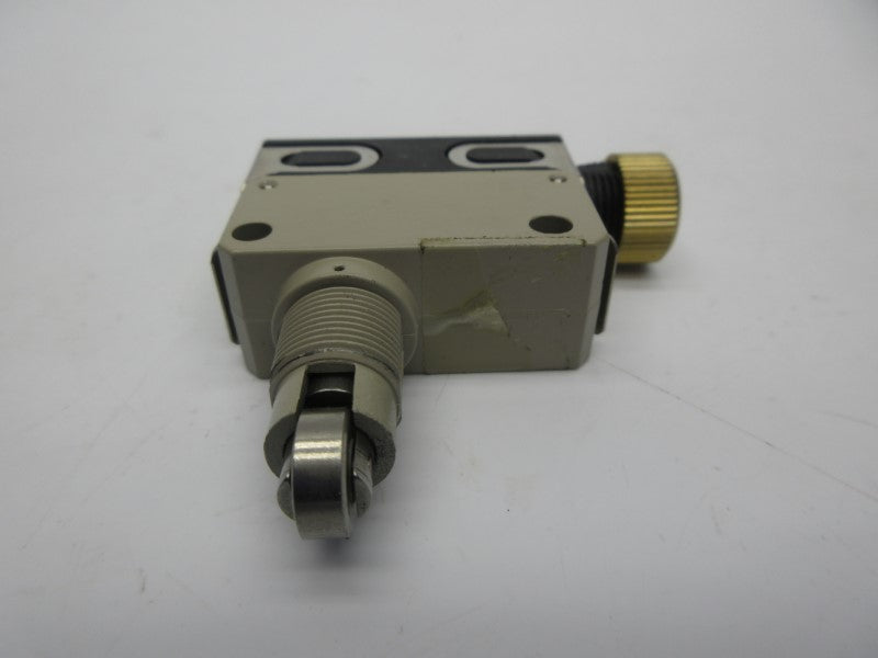 OMRON D4E-1B20N 250V 2A NSNP