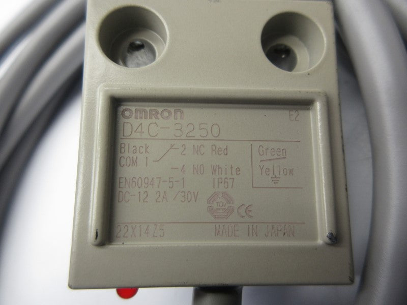 OMRON D4C-3250 30V 2A NSNP
