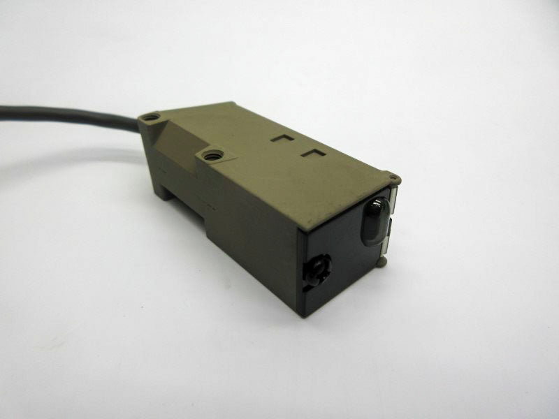 OMRON E3S-CT61-L 10-30VDC NSNP