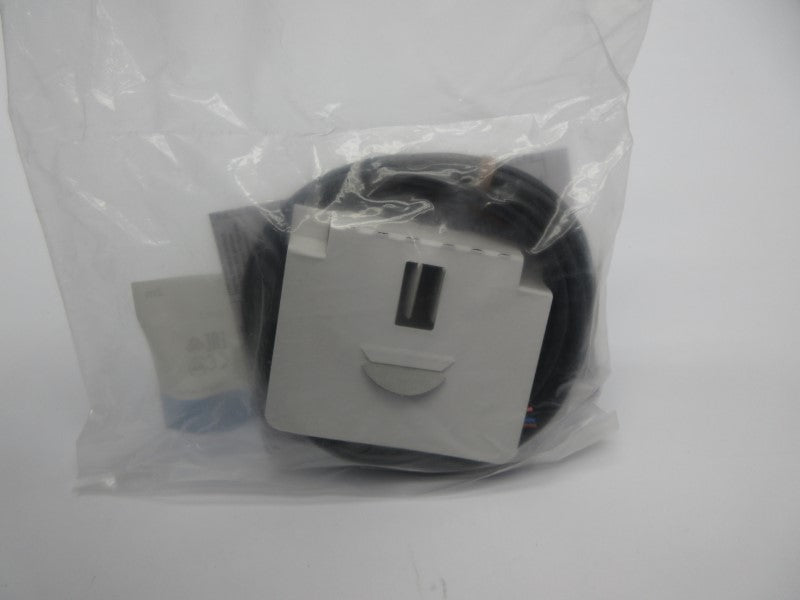 OMRON E3ZM-LS61H 10-30VDC NSMP