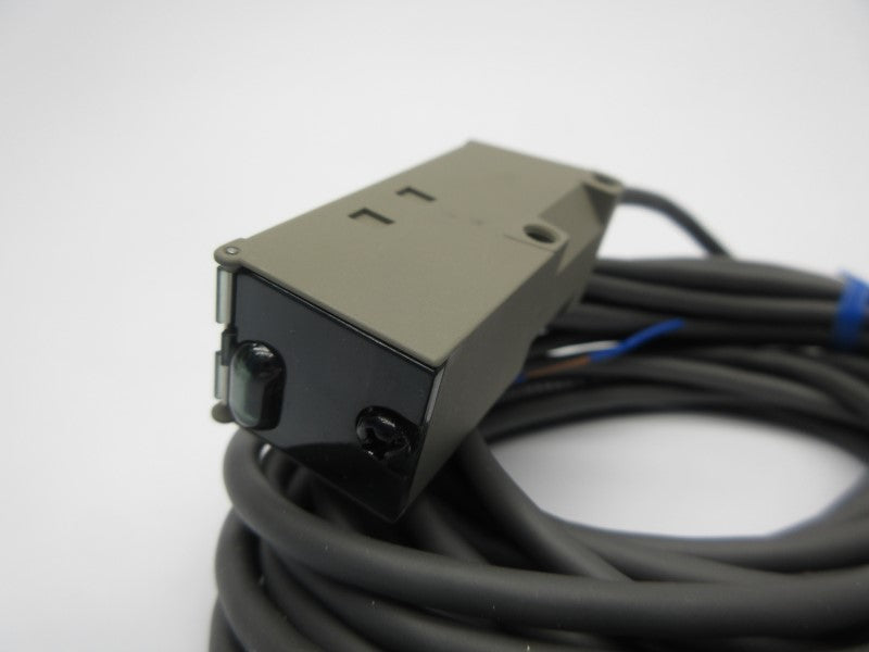 OMRON E3S-CT61-L 10-30VDC NSMP