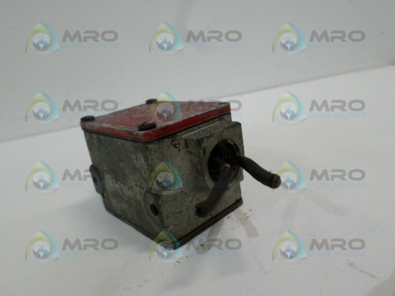 NAMCO CONTROLS  DI200G SNAP-LOCK SWITCH (AS PICTURED)  UNMP