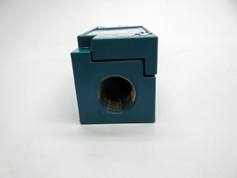 MICRO SWITCH LSJ1A-7M 600VAC 10A NSNP