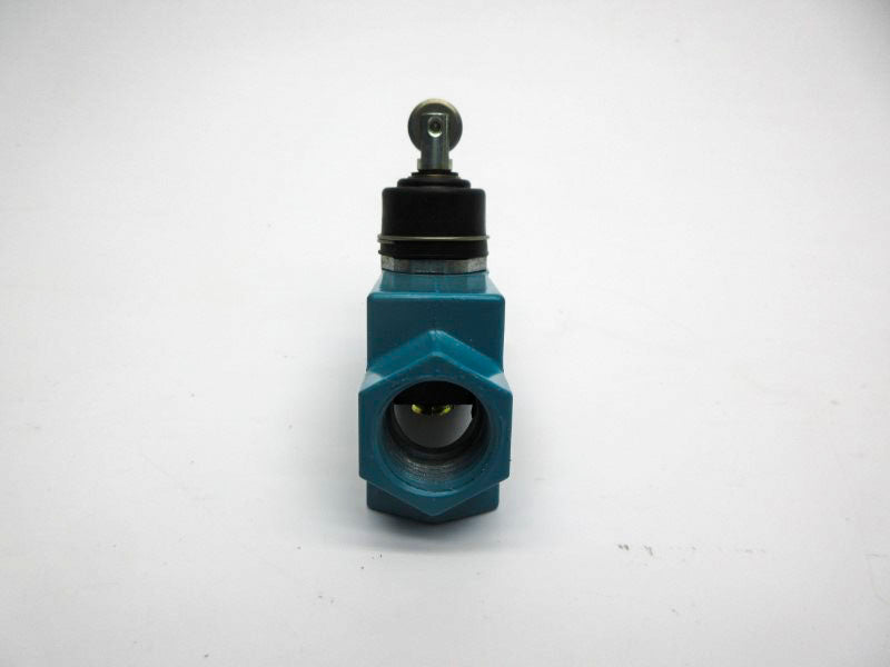 MICRO SWITCH BZE6-2RN81 600VAC 2A (AS PICTURED) NSNP