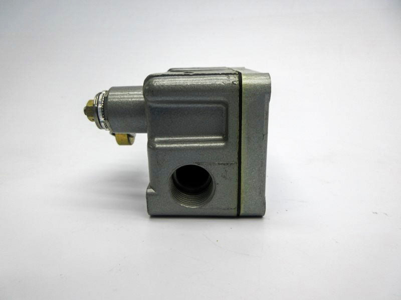 MICRO SWITCH OP-AR 480VAC 15A (GREY) NSNP