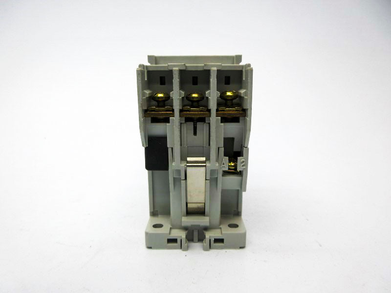 CUTLER HAMMER CE15DN3 SER. B1 24VDC NSNP