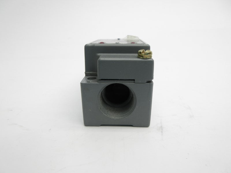CUTLER HAMMER E51CLT1 SER. B2 120VAC NSMP