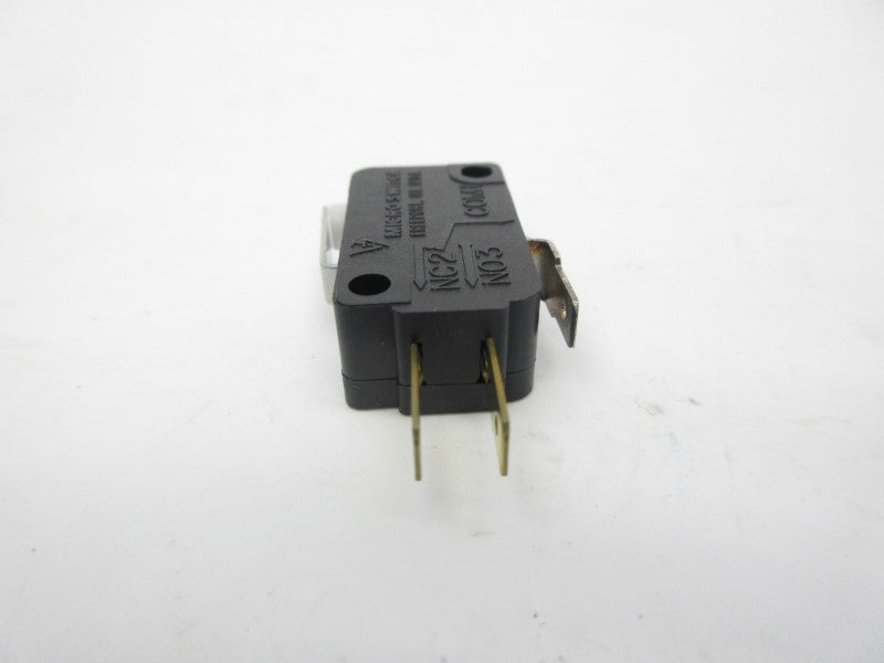 MICRO SWITCH V7-1C17D8-002 277VAC 15.1A NSNP