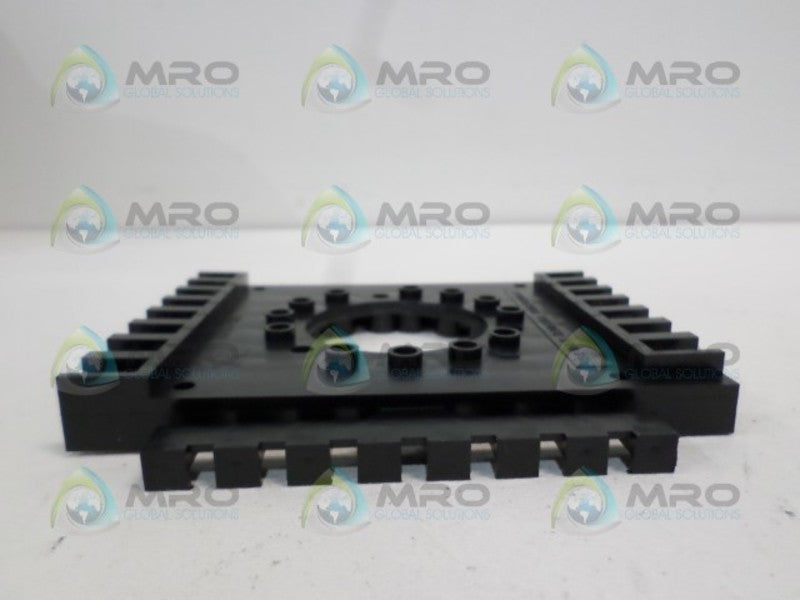 EAGLE SIGNAL HP50-133 ADAPTER SURFACE MOUNTING ADAPT TO CYCLFLEX  NSNP