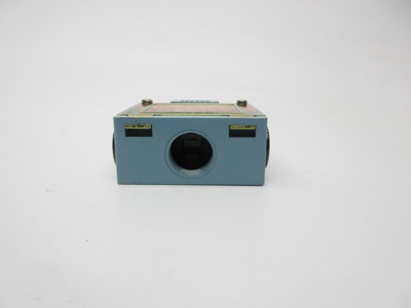 TELEMECANIQUE XCK-M1H7 240V 3A NSNP