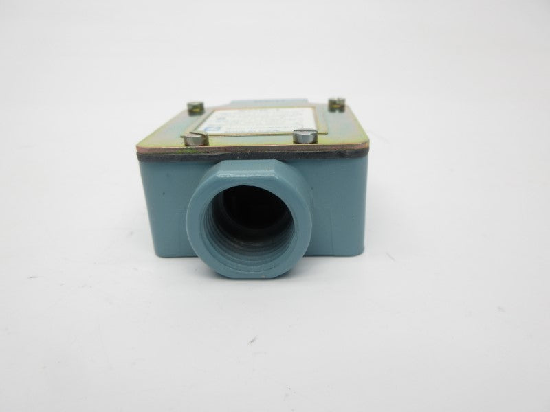 TELEMECANIQUE XCK-L1 380V 10A NSNP