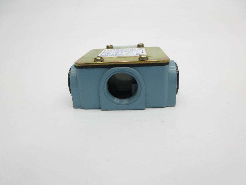 TELEMECANIQUE XCK-M1 380V 5A NSNP