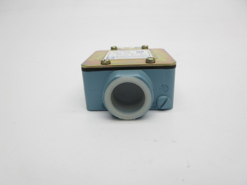 TELEMECANIQUE XCK-L1H7 300VAC NSNP