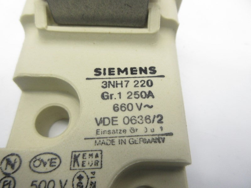 SIEMENS 3NH7-220 660V 250A NSNP