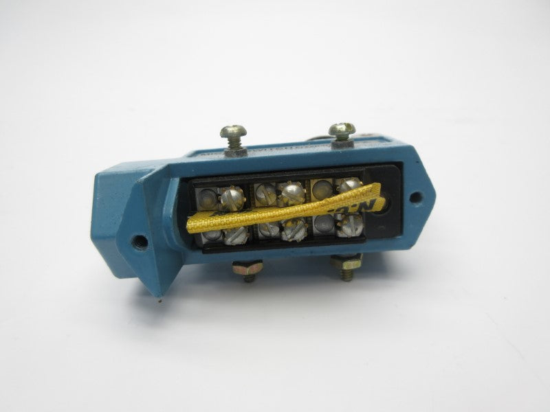 MICRO SWITCH DTE6-2RN2 250VAC 10A (AS PICTURED) NSNP