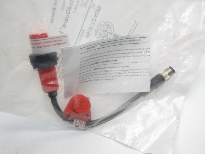 ALLEN BRADLEY 440N-Z21S16H SER. B F/W 1.004 24VDC NSMP