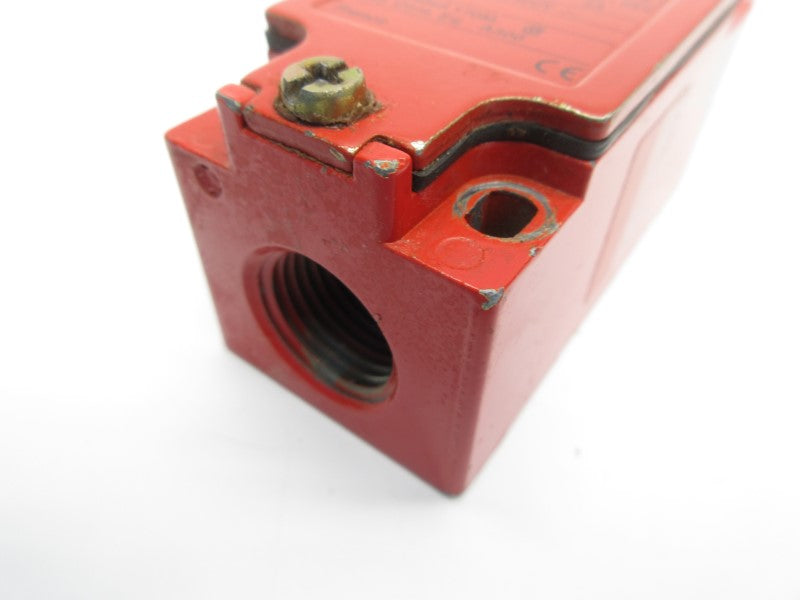TELEMECANIQUE XCS-B703 240V 3A UNMP