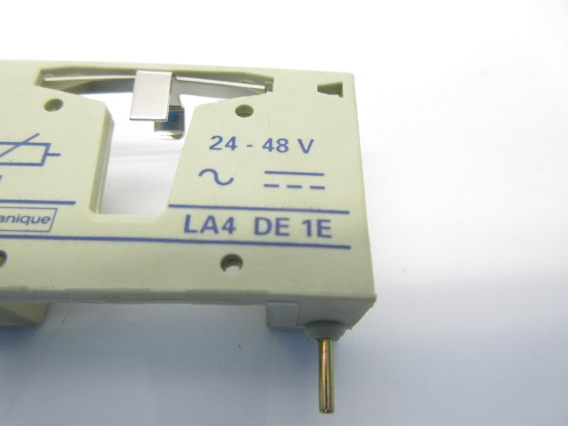 TELEMECANIQUE LA4DE1E 24-48V NSNP