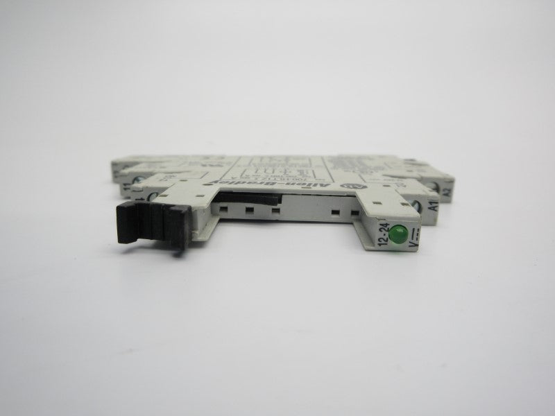 ALLEN BRADLEY 700-HLT1ZJ SER. A 24V (AS PICTURED) NSNP