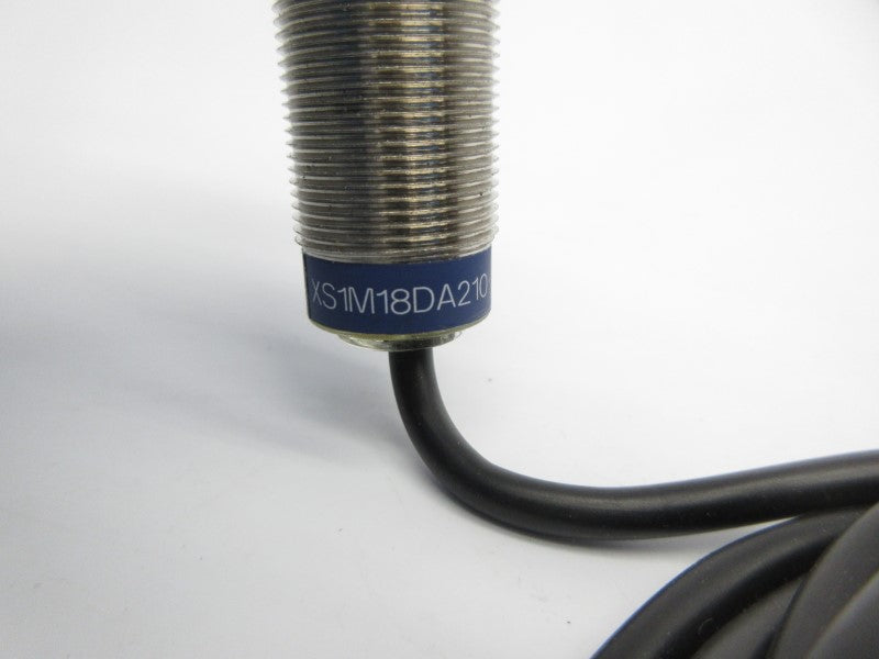 TELEMECANIQUE XS1M18DA210 12-48VDC NSNP