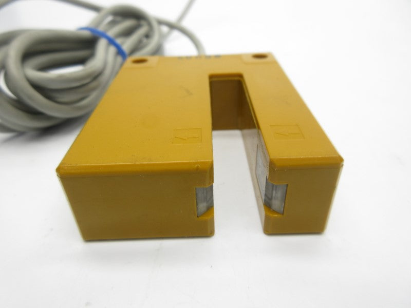 OMRON E3S-GS1E4 12-24VDC NSNP