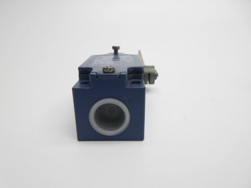 TELEMECANIQUE ZCK-J1H7 240V 3A (AS PICTURED) NSNP