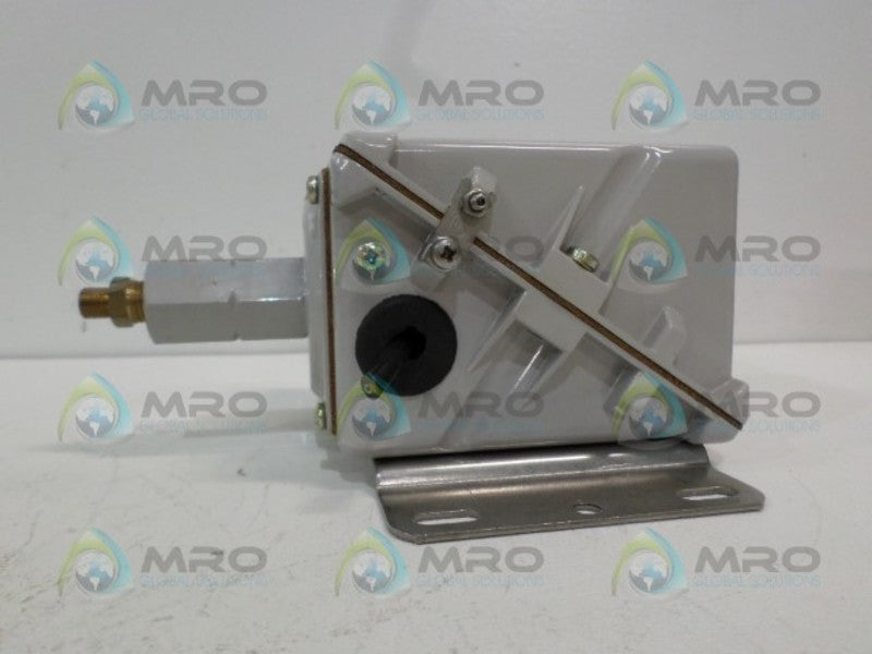 DELTA W20111M102A PRESSURE SWITCH UNMP