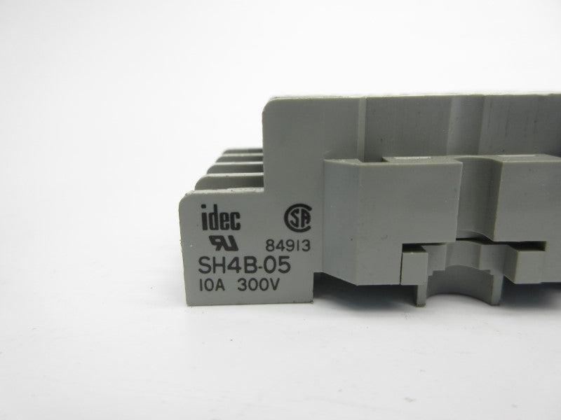 IDEC SH4B-05 300V 10A NSNP