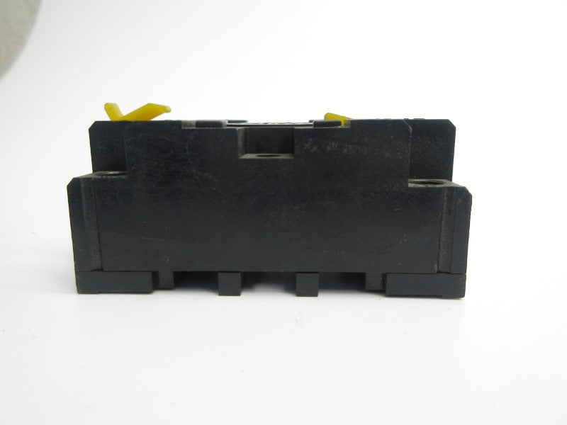 OMRON P2CF-11-E 250VAC 10A NSNP