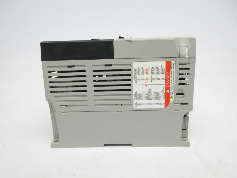 ALLEN BRADLEY 22B-D4P0N104 SER. A F/W 5.01 342-528VAC 5.7A UNMP