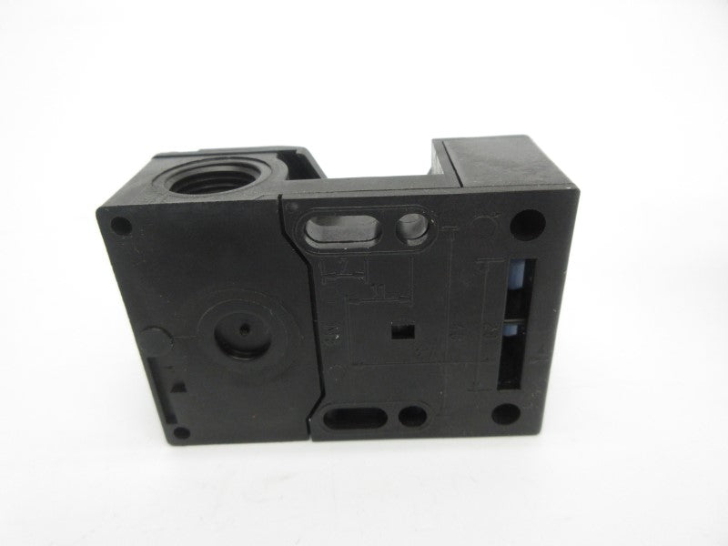 SCHMERSAL AZ15ZVRK-M16 500V NSNP
