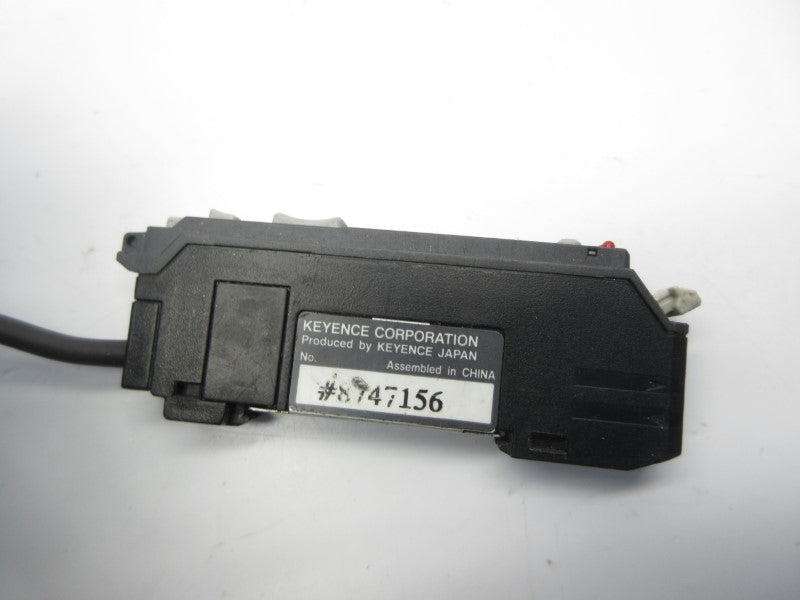 KEYENCE FS-V33 12-24VDC UNMP