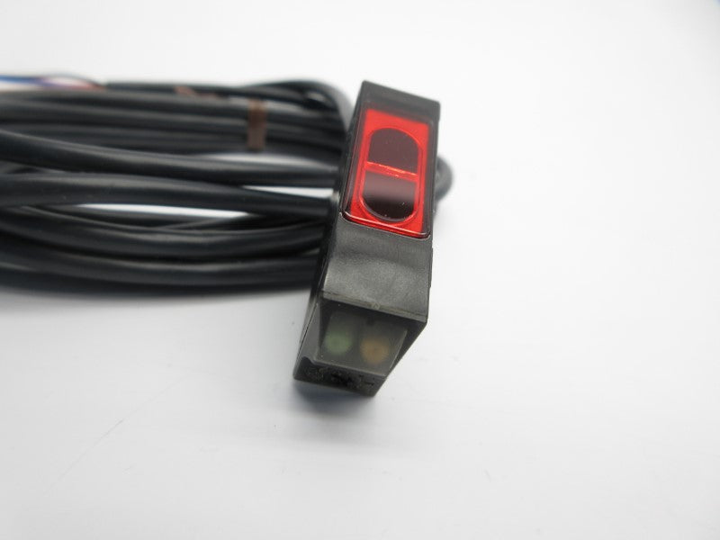 OMRON E3V3-D61 12-24VDC NSNP