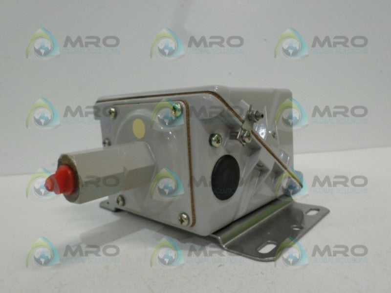 DELTA W20111M102A PRESSURE SWITCH NSNP